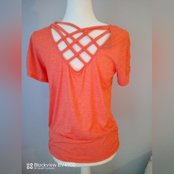 APT 9 pretty orange top with unique criss cross back s - Picture 2 of 3